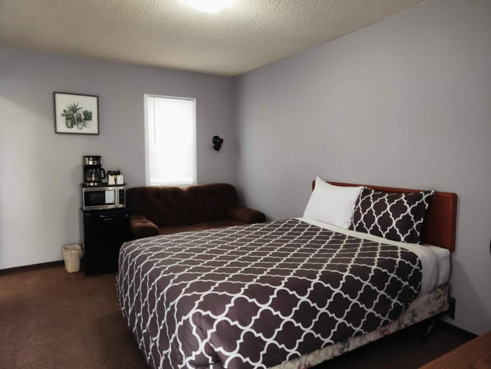 Melsask Motel Melville Exterior foto